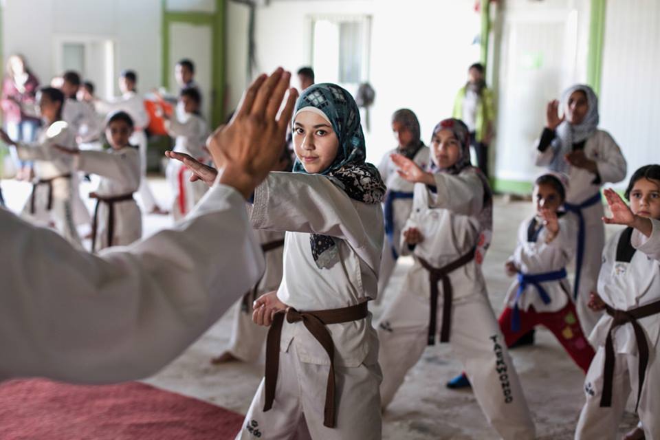El Taekwondo de la resistencia. El poder del deporte. refugiados auxmagazine  